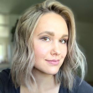 Meet your Posher, Liliya